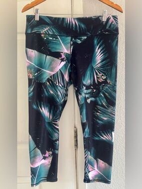 Women’s Fabletics Tropical Leaf Print Leggings size large